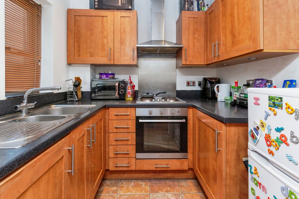 Property photo 3 of 20 Img_1721877_024