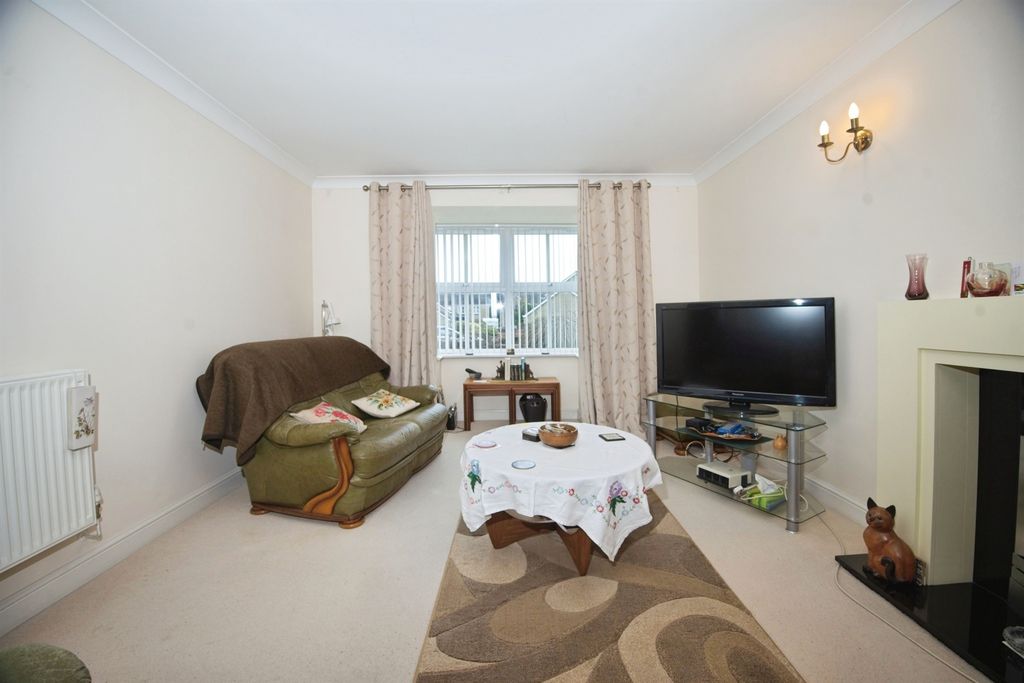 Property photo 3 of 33