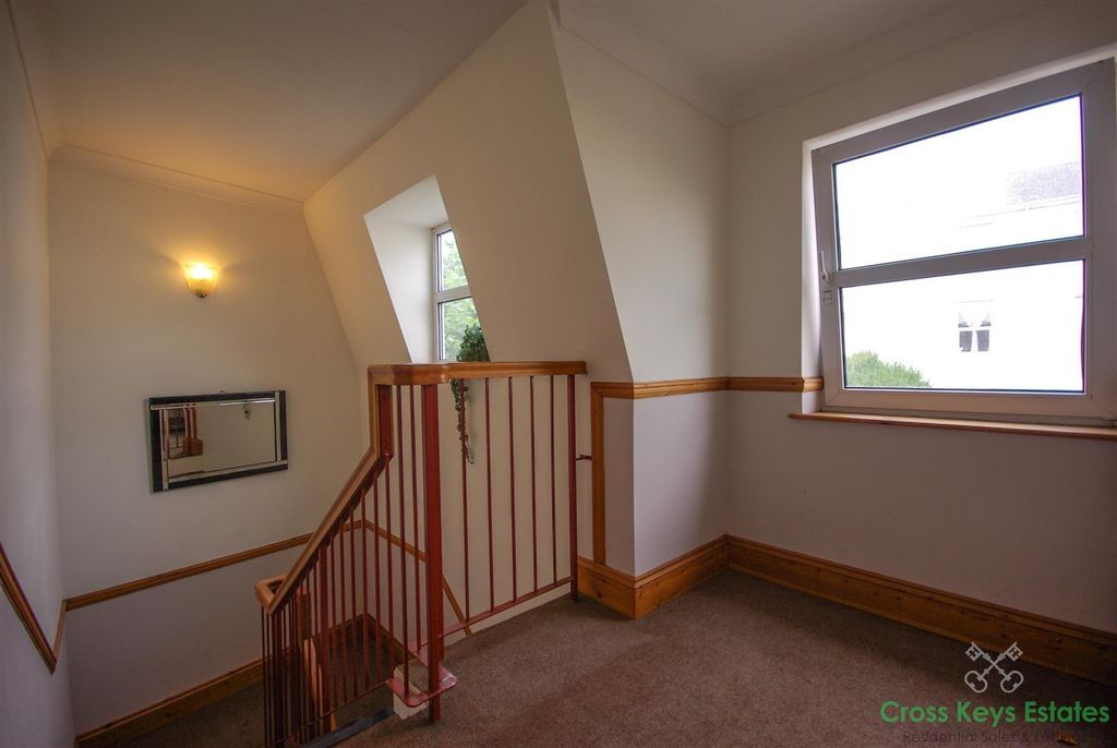 Property photo 3 of 13 Hallway.Jpg