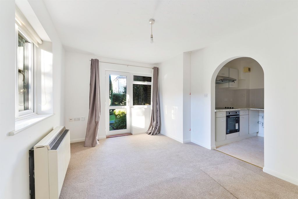 Property photo 2 of 10