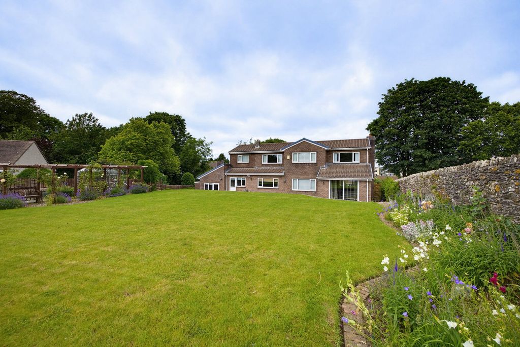 Property photo 3 of 40
