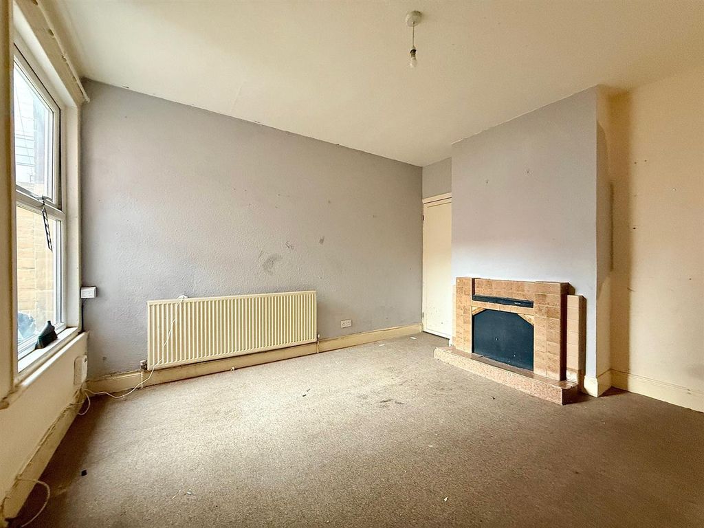 Property photo 3 of 8 Dining Room