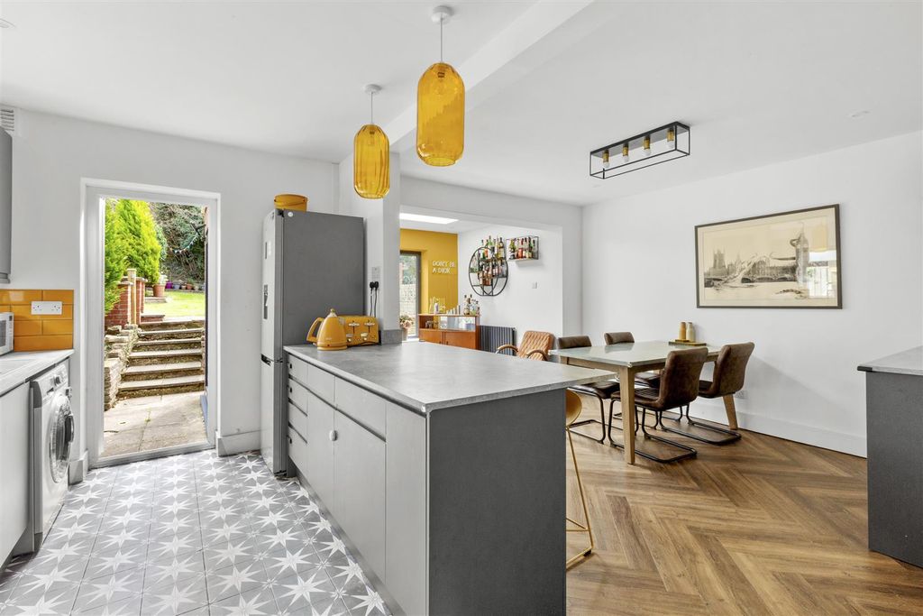 Property photo 2 of 12 Kitchen Diner