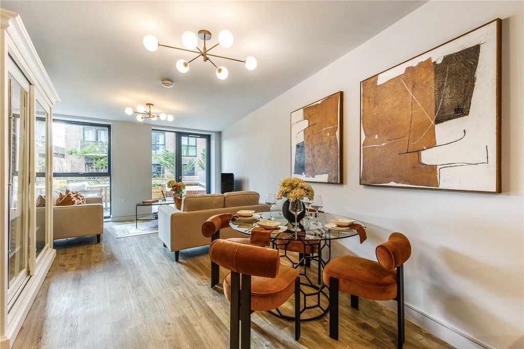 Property photo 3 of 7 City&amp;Country Finish