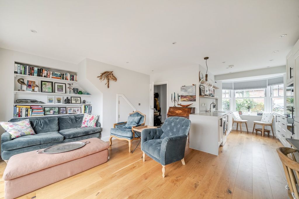 Property photo 3 of 16