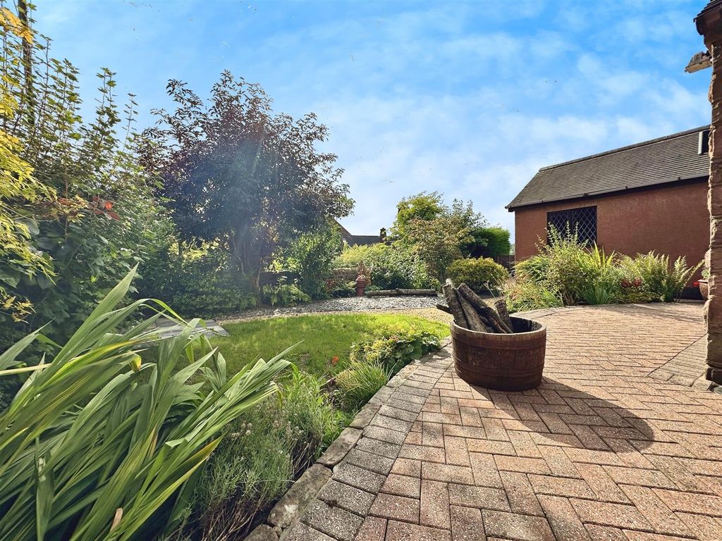 Property photo 3 of 35 Outside