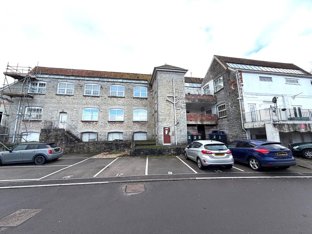 Property photo 1 of 5 Front.Jpg