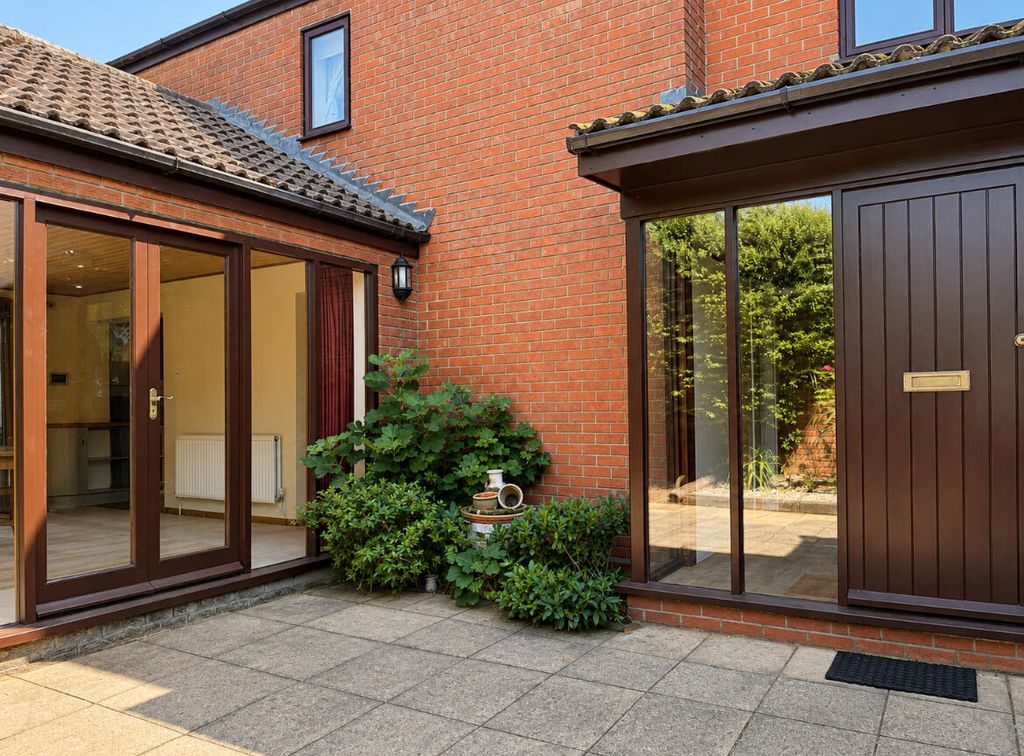 Property photo 2 of 19 Courtyard