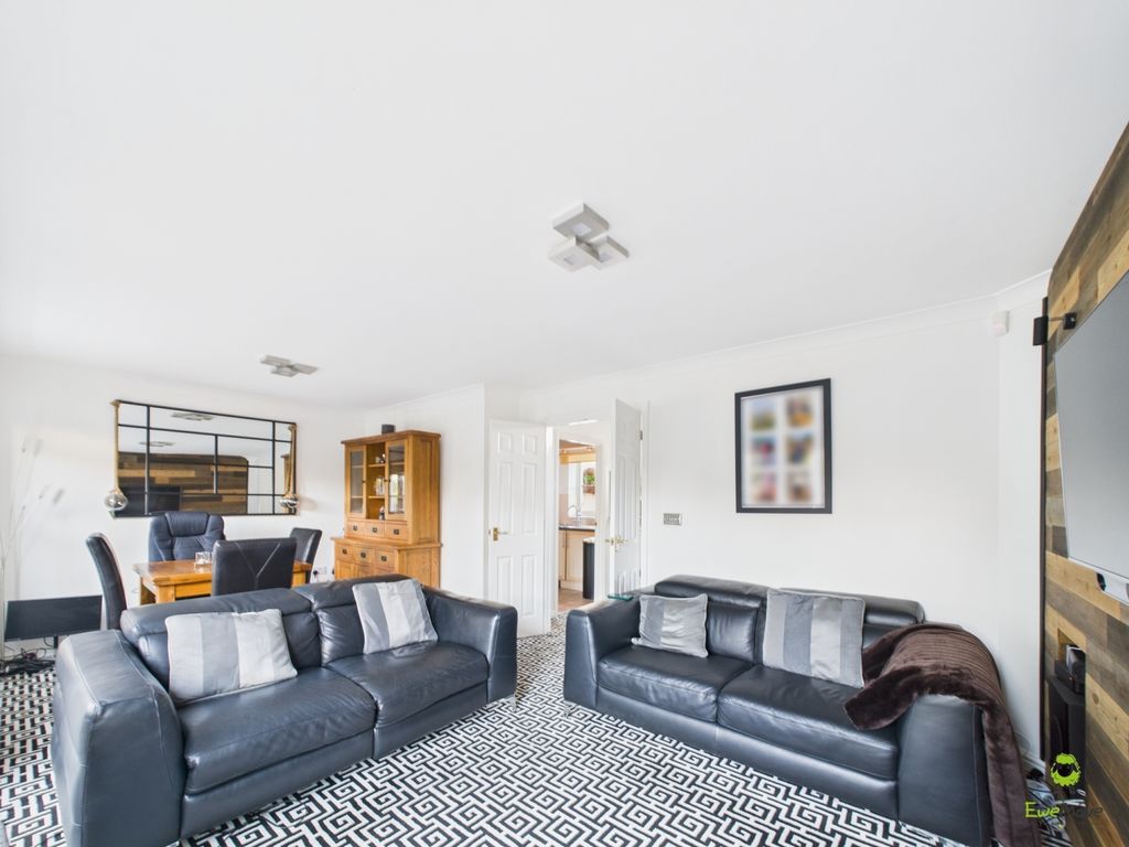 Property photo 3 of 13 Presented By Nicoleta At Ewemove Bexleyheath And D