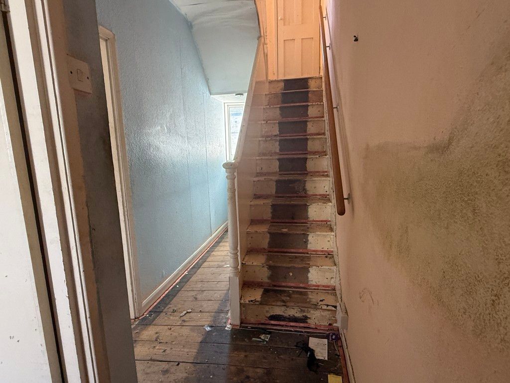 Property photo 2 of 10 Entrance Hall In House In Need Of Refurbishment