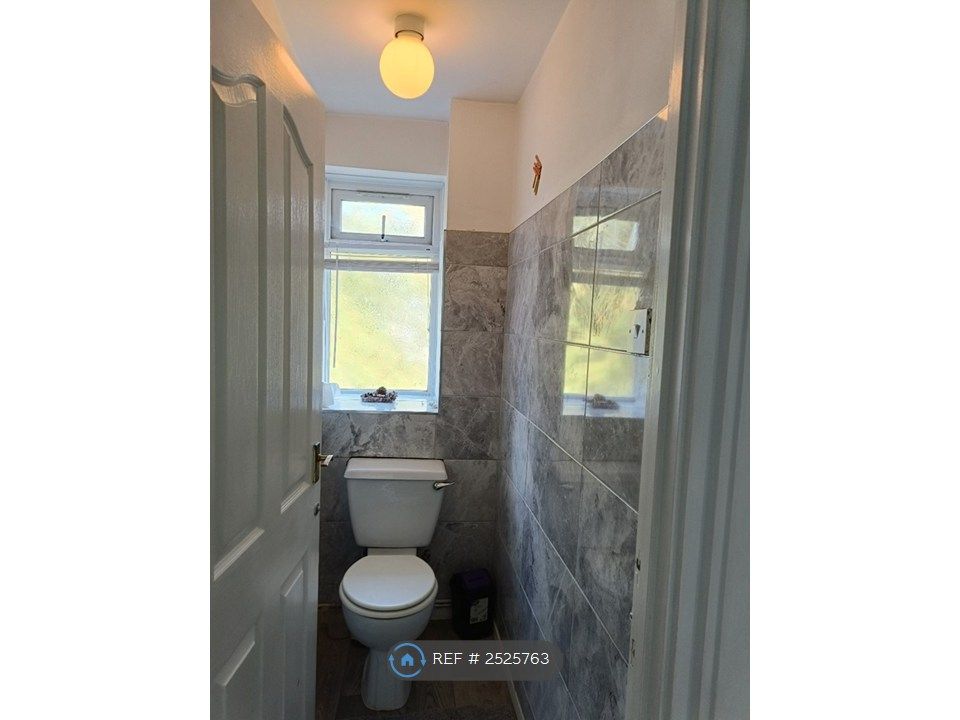 Property photo 2 of 26