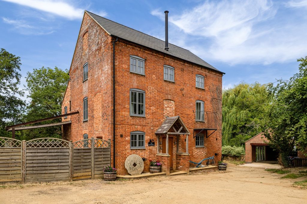 Property photo 1 of 11