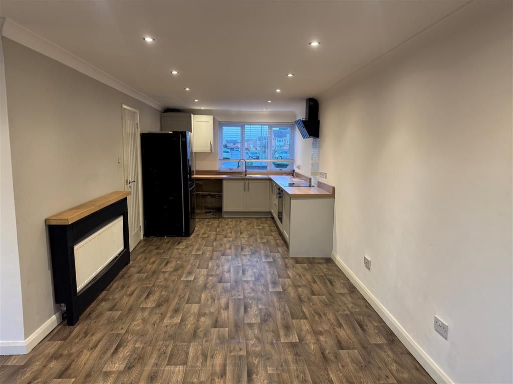 Property photo 3 of 8 Dining Room