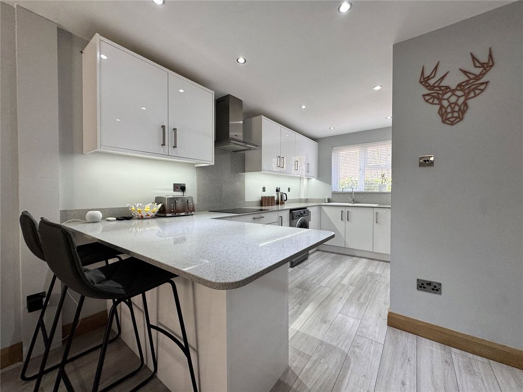 Property photo 2 of 28 Picture No. 17