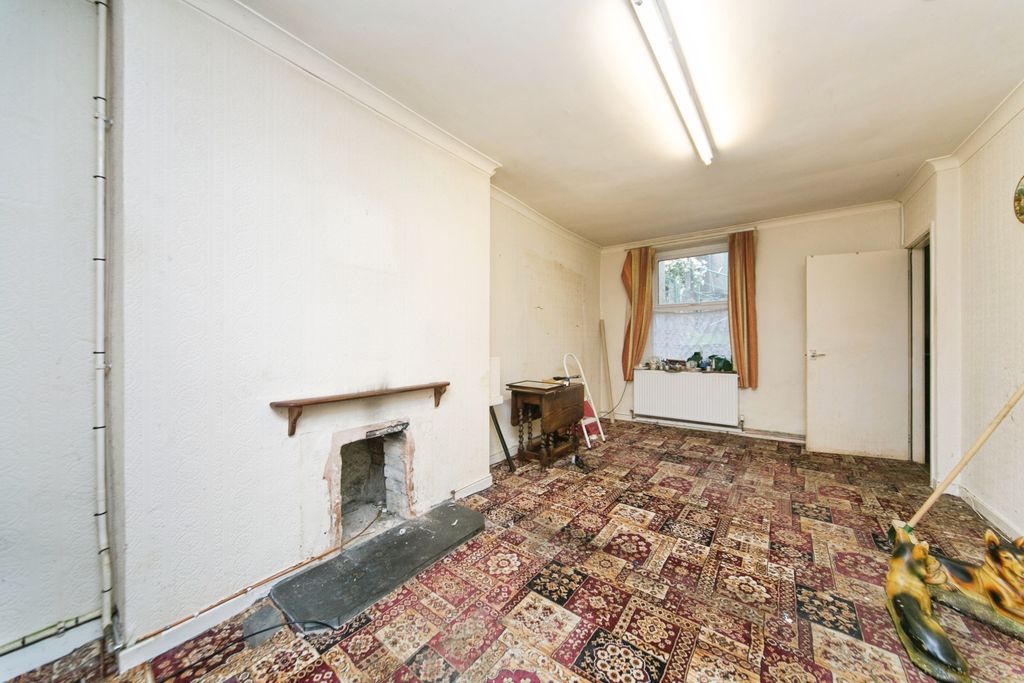 Property photo 2 of 15