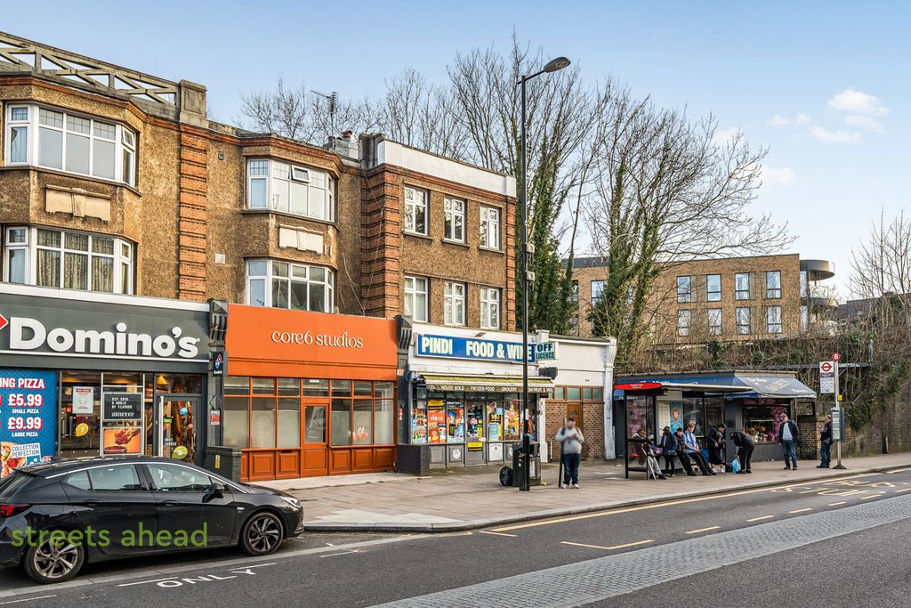 Property photo 1 of 11 c385F926-9232-44d...