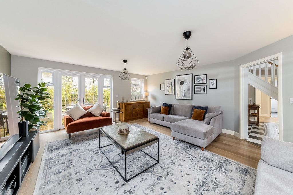 Property photo 3 of 41