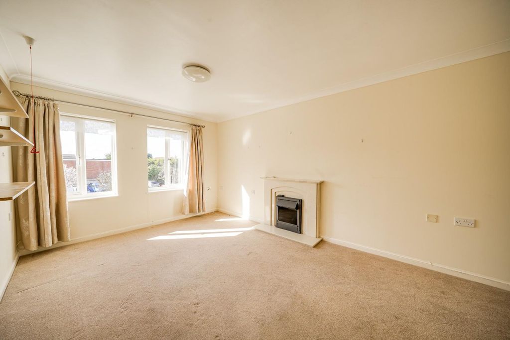 Property photo 2 of 10