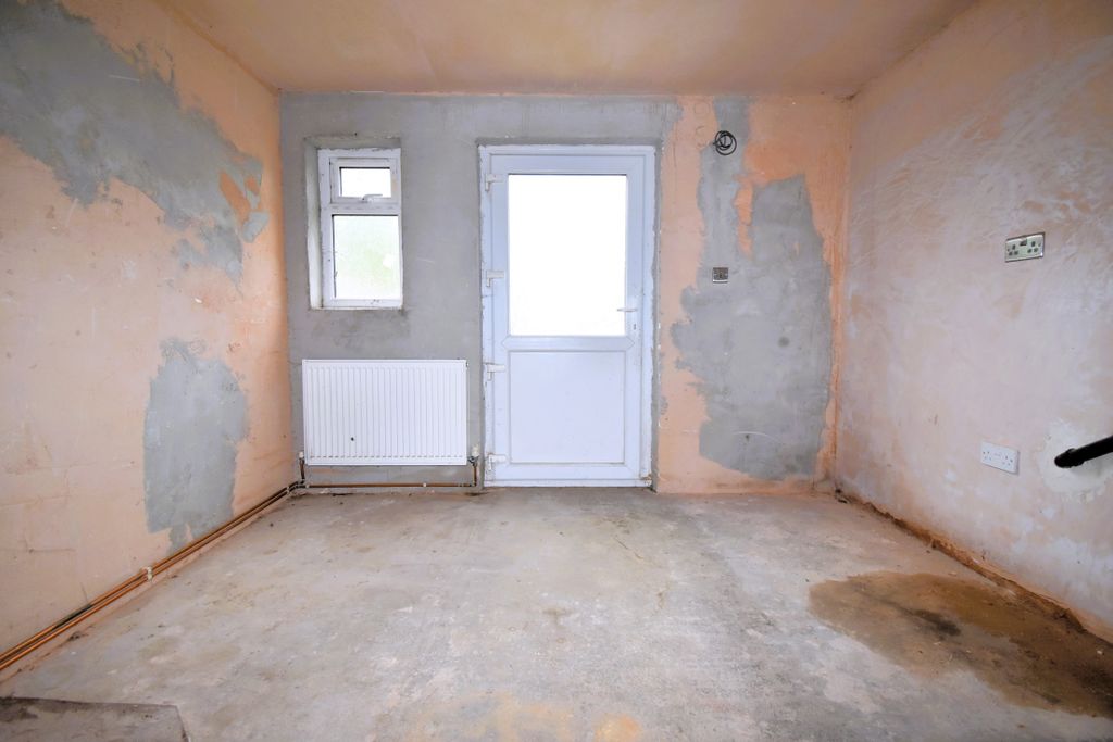 Property photo 3 of 15 Entrance