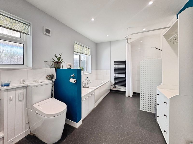 Property photo 3 of 27 Station Road