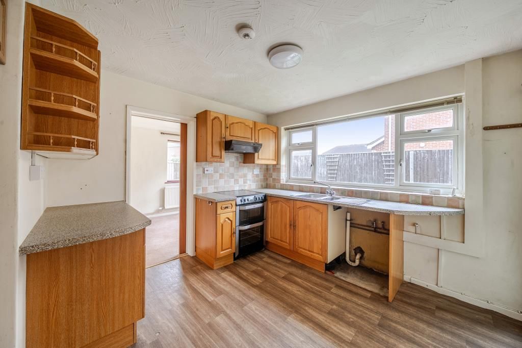 Property photo 2 of 21 Kitchen