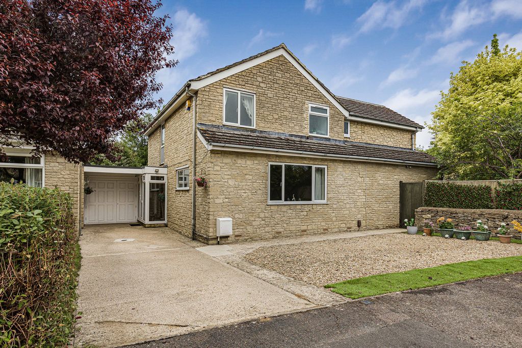 Property photo 1 of 48