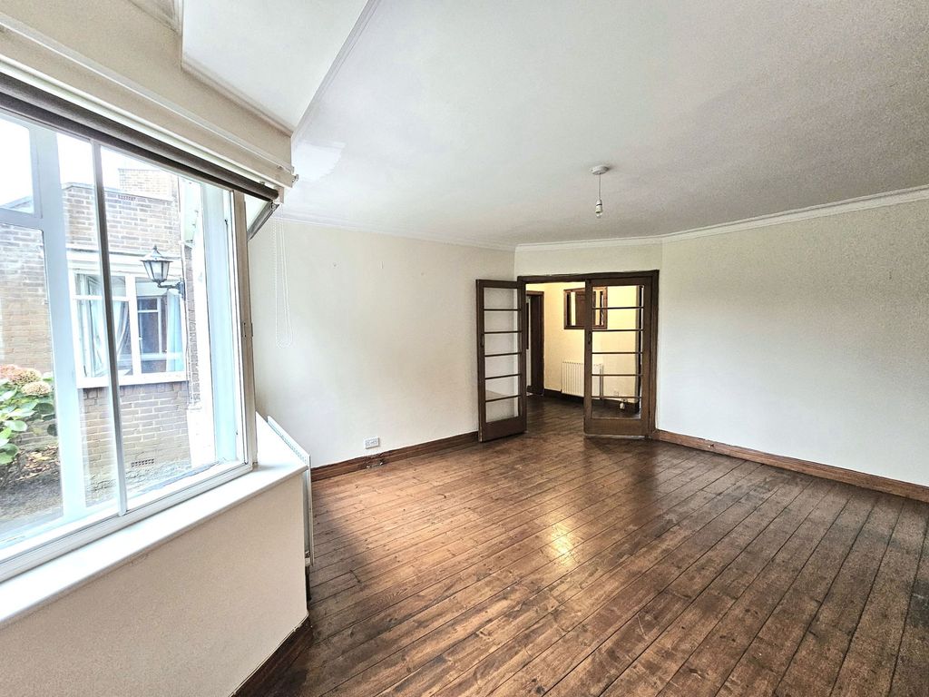 Property photo 3 of 24