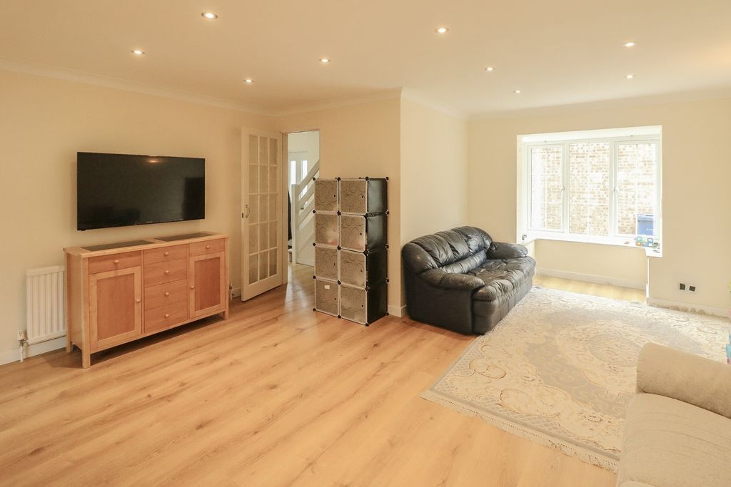 Property photo 3 of 23 4-Img_0444