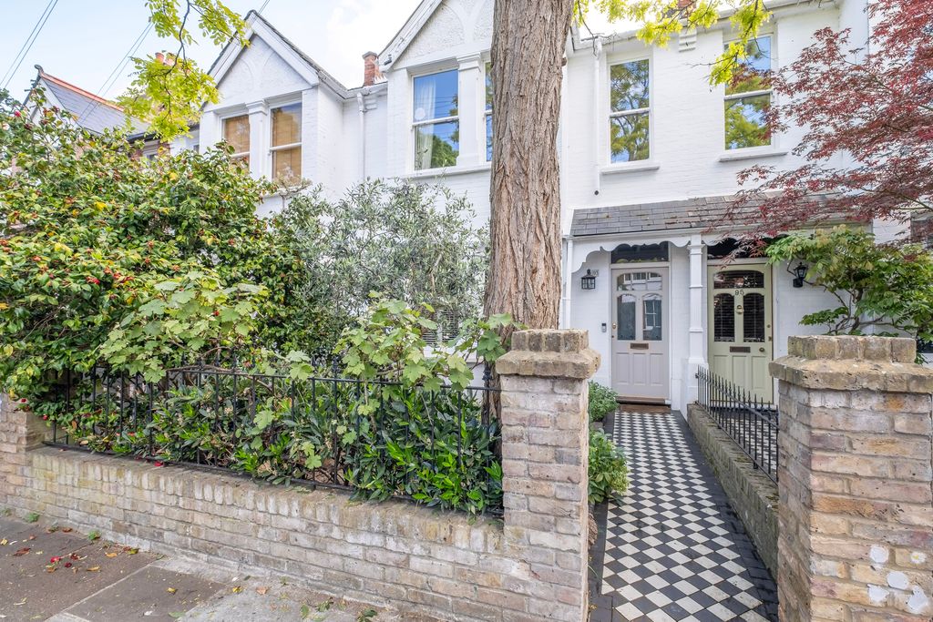 Property photo 1 of 16