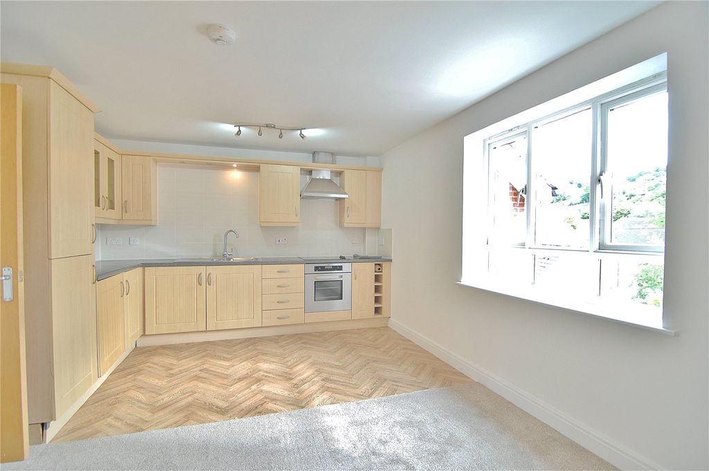 Property photo 3 of 10 Picture No. 05
