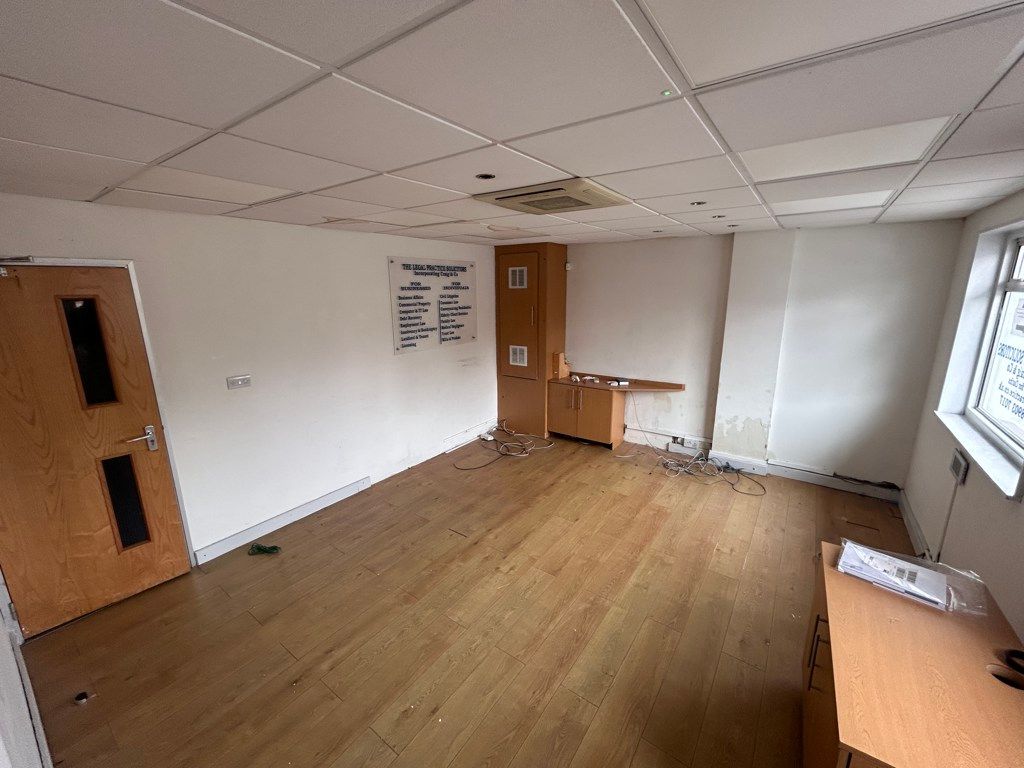 Property photo 2 of 6 Photo 6