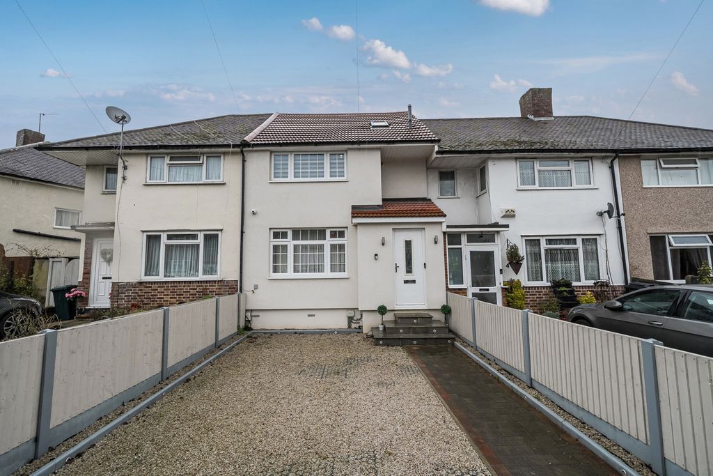 Property photo 1 of 20 1395765-1-696655B...