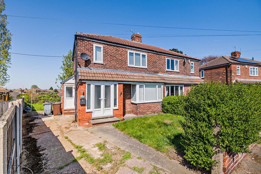 Property photo 1 of 32