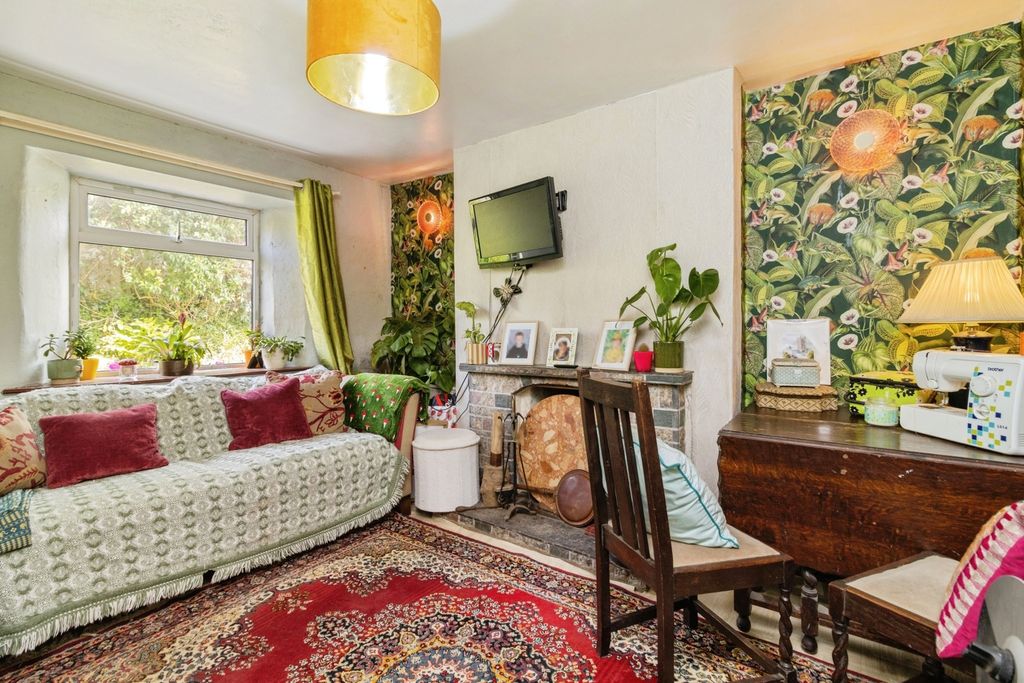 Property photo 2 of 19 Pbox-Img.Jpg