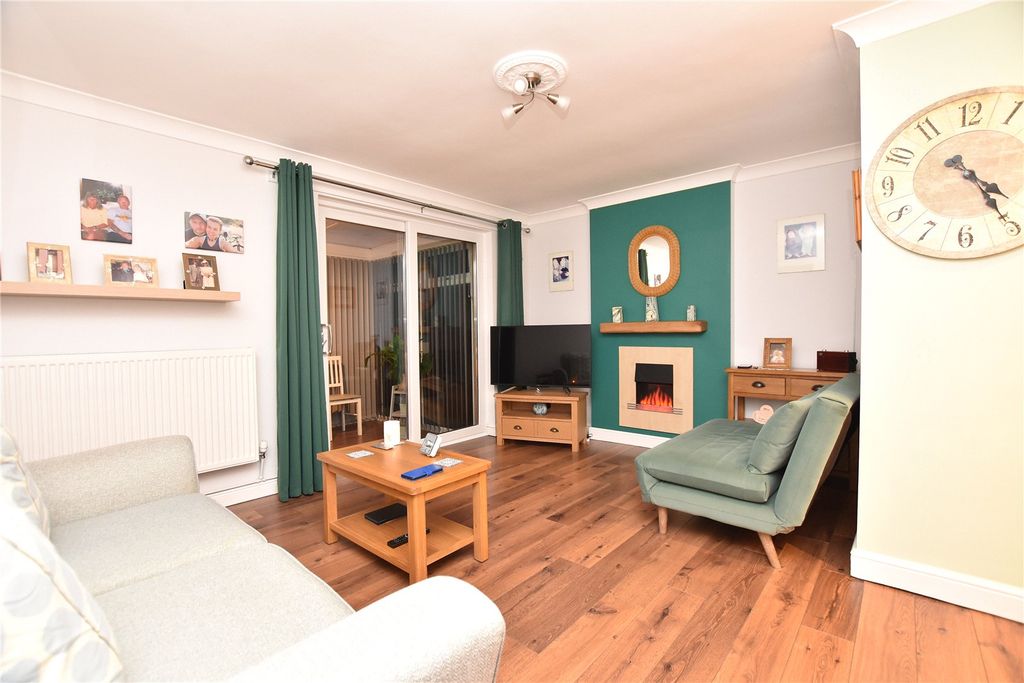 Property photo 2 of 15 Picture No. 21