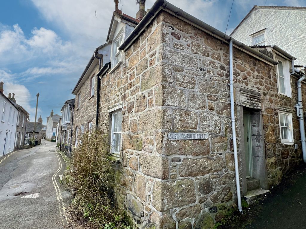 Property photo 1 of 9 2Â Bedroom End Terraced House For Sale