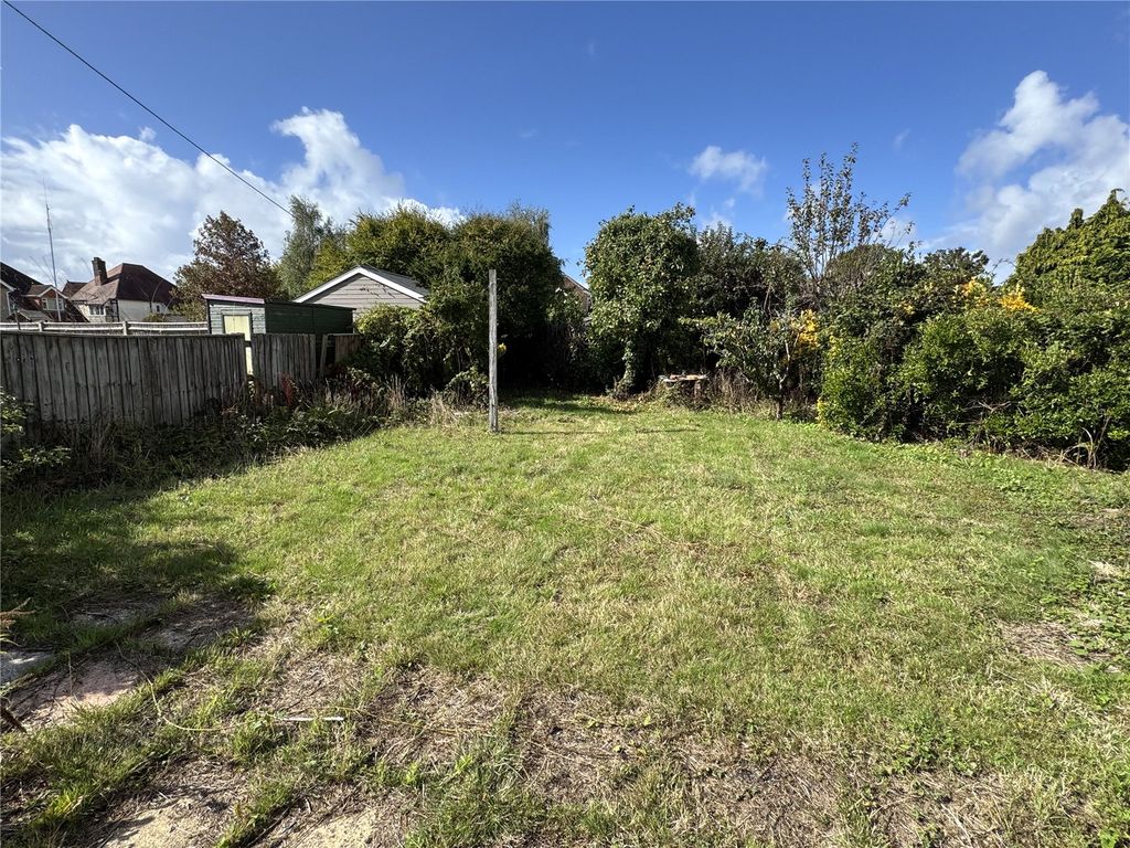 Property photo 2 of 8 Picture No. 10