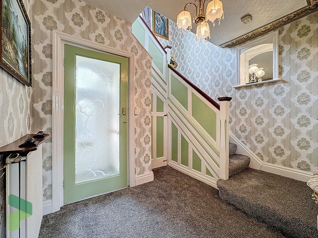 Property photo 2 of 28