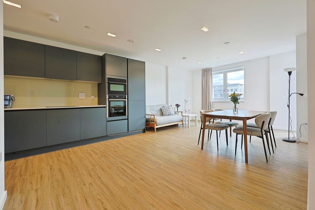 Property photo 1 of 16 Reception