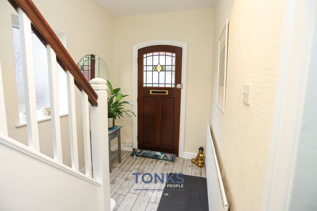 Property photo 2 of 22