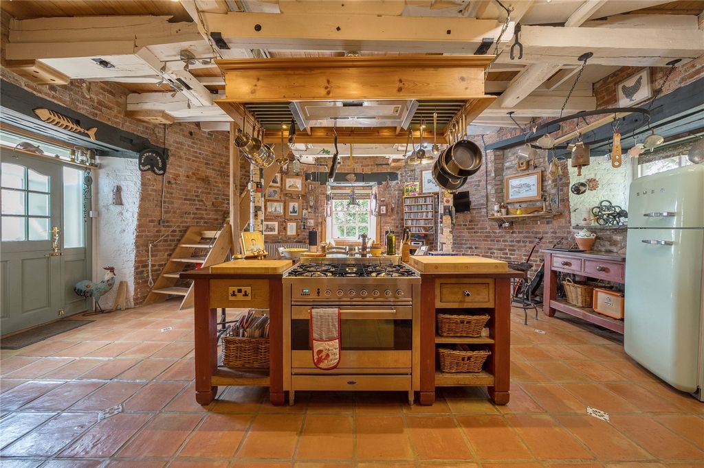 Property photo 3 of 30 Kitchen Diner