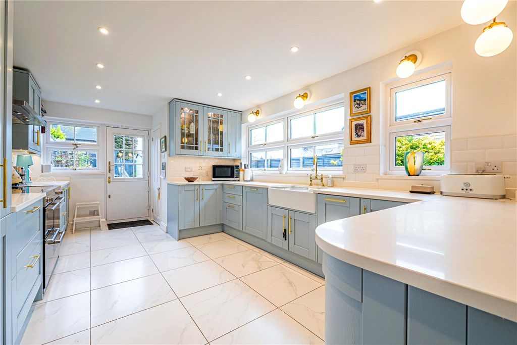 Property photo 2 of 18 Picture No. 17