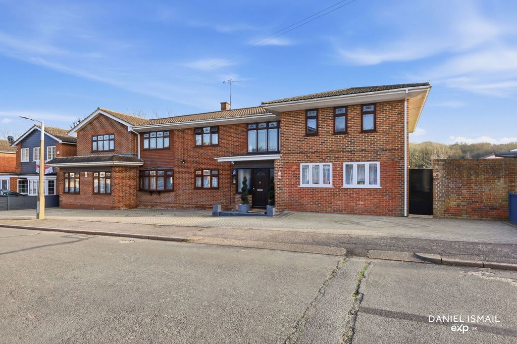 Property photo 1 of 45