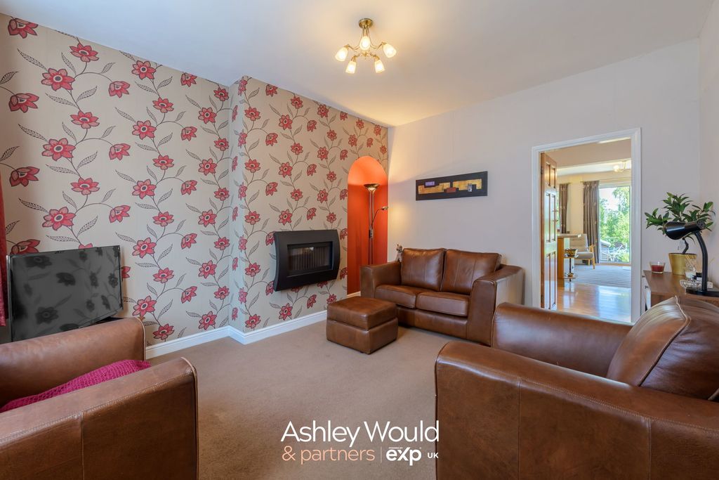 Property photo 3 of 19