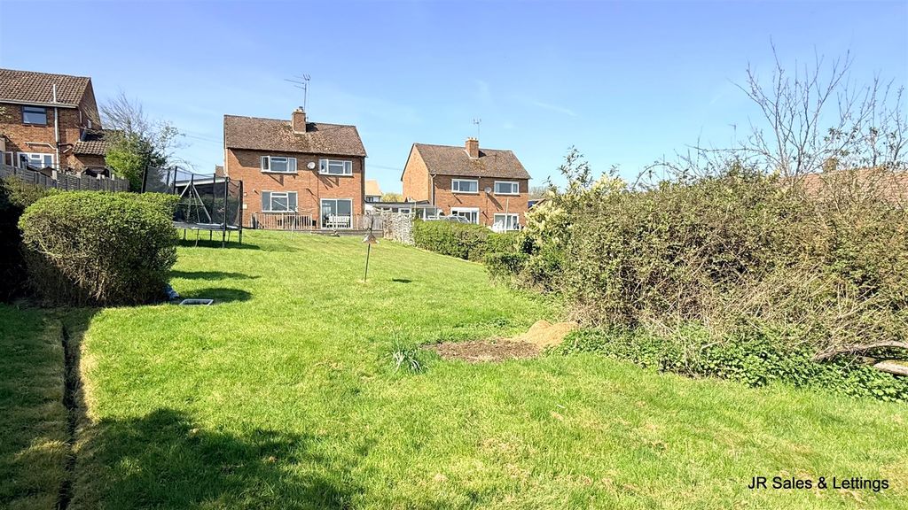 Property photo 2 of 17 East Facing Garden