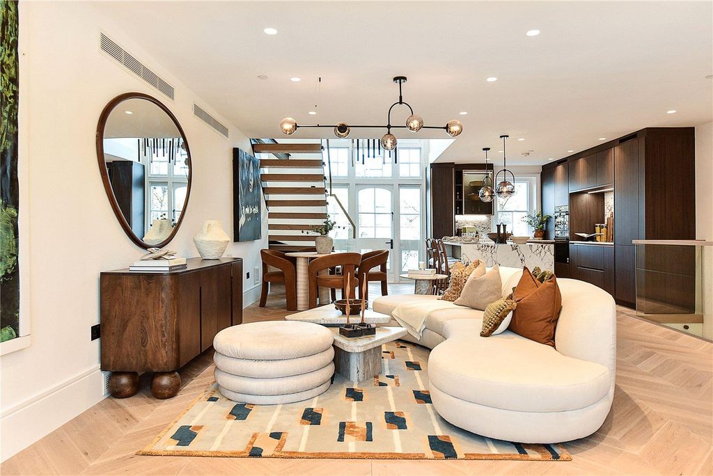 Property photo 1 of 10 Living Area Aspect.Jpg