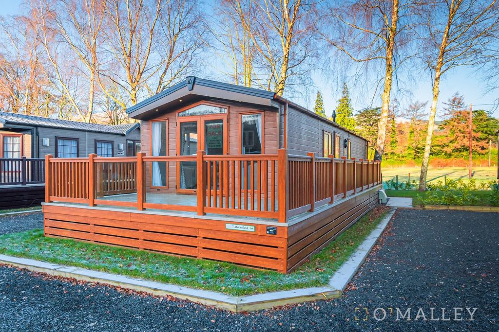 Property photo 1 of 18 Aldersfield 7