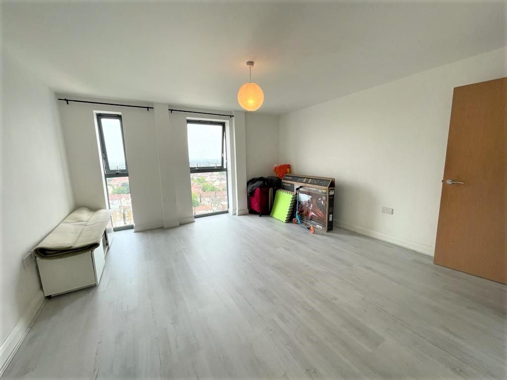 Property photo 3 of 6