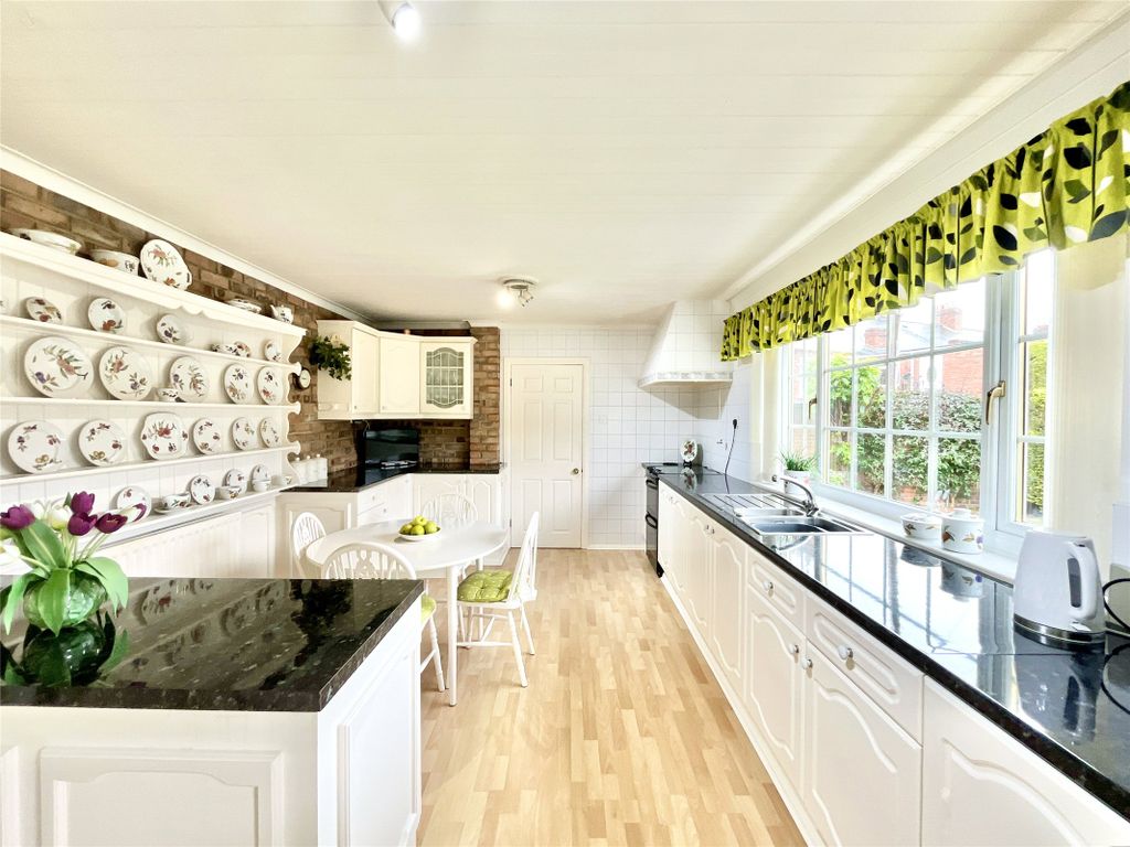 Property photo 3 of 29 Kitchen