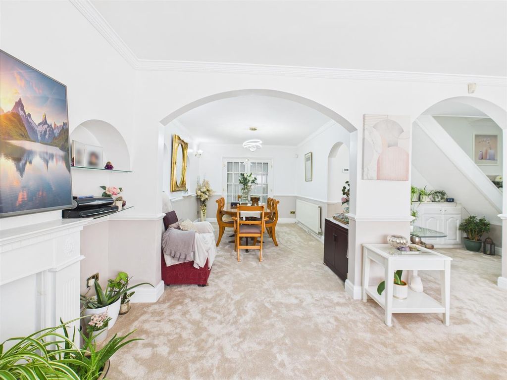 Property photo 3 of 26 Cam05080G0-Pr0260-Still028.Jpg